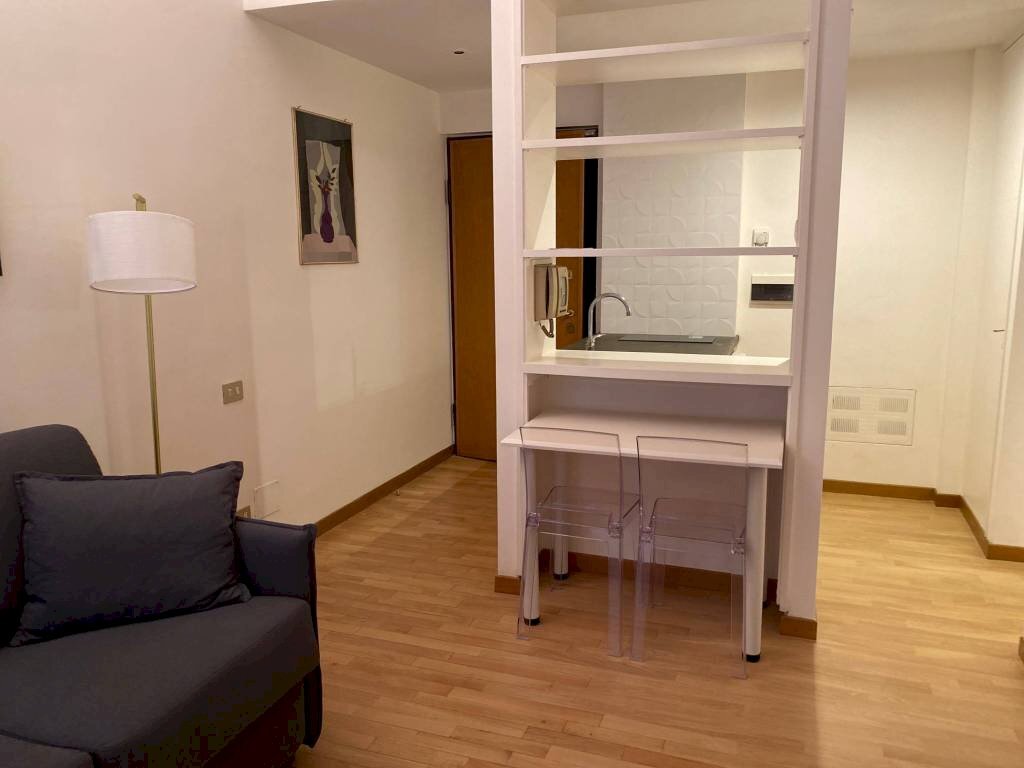 Soggiorno - Bilocale via della Frezza, 59, Roma (zona Centro Storico) - foto 3