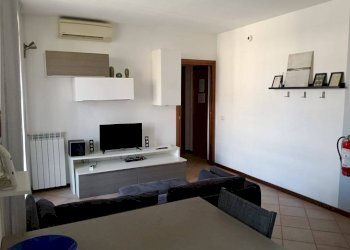 Salone - Bilocale via Giuseppe Garibaldi, Corsico - foto 4