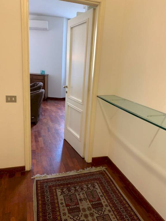 ingresso - Trilocale via Santo Stefano, 101, Bologna (zona Centro Storico) - foto 2