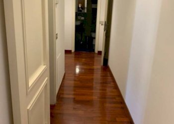 ingresso - Trilocale via Santo Stefano, 101, Bologna (zona Centro Storico) - foto 3