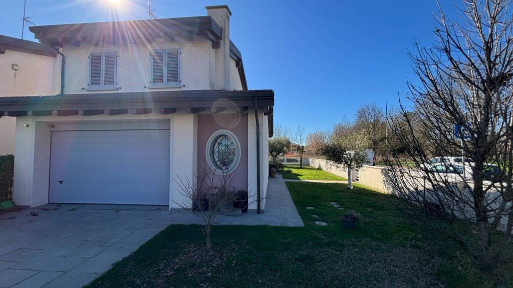 Box auto - Villa a Schiera via Rosanna Benzi, 28, Baricella - foto 1