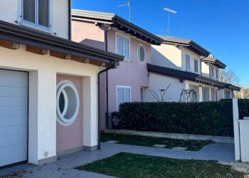 Giardino - Villa a Schiera via Rosanna Benzi, 28, Baricella - foto 2