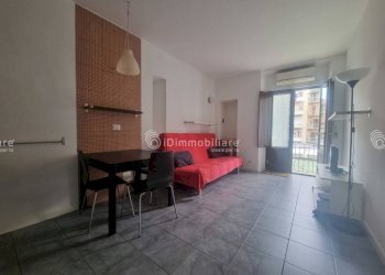 Salone - Bilocale via Modena, 43, Torino (zona Aurora) - foto 1