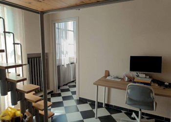 Camera da letto - Bilocale via Lessolo, 26, Torino (zona Vanchiglietta) - foto 32