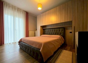 Camera da letto - Trilocale viale Ildebrando Cocconi, Parma - foto 13