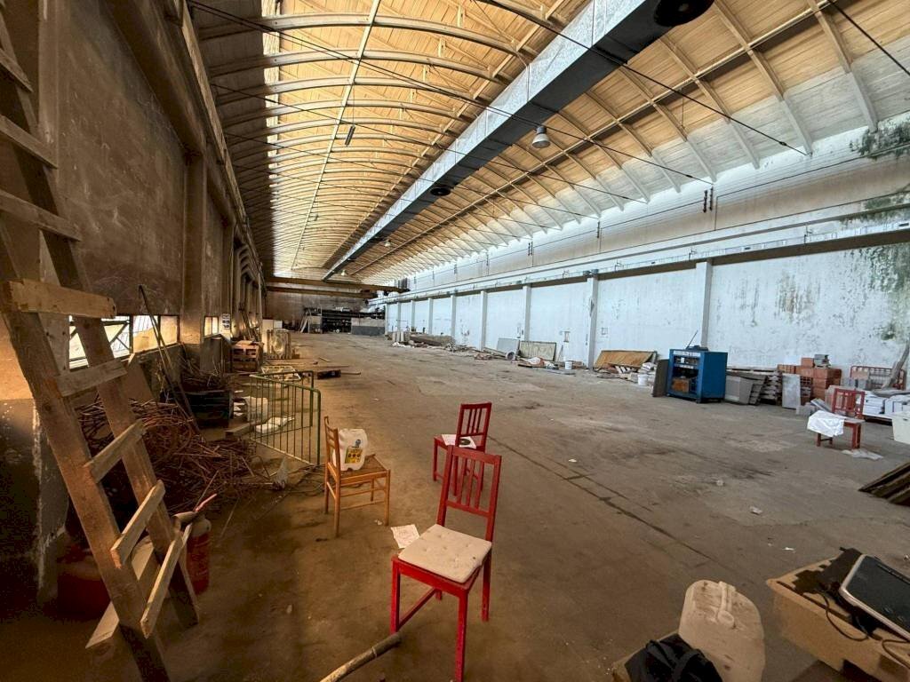 Capannone via Andrea Costa, Senago - foto 3