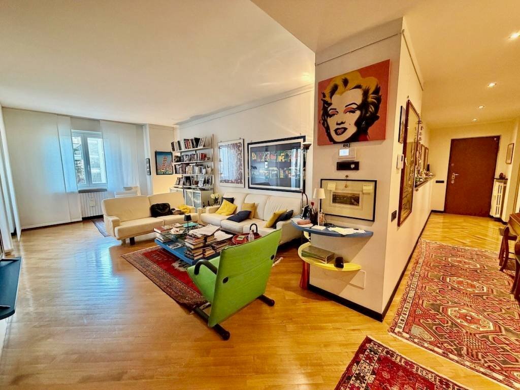 Salone - Appartamento via Addis Abeba, 14, Biella - foto 2