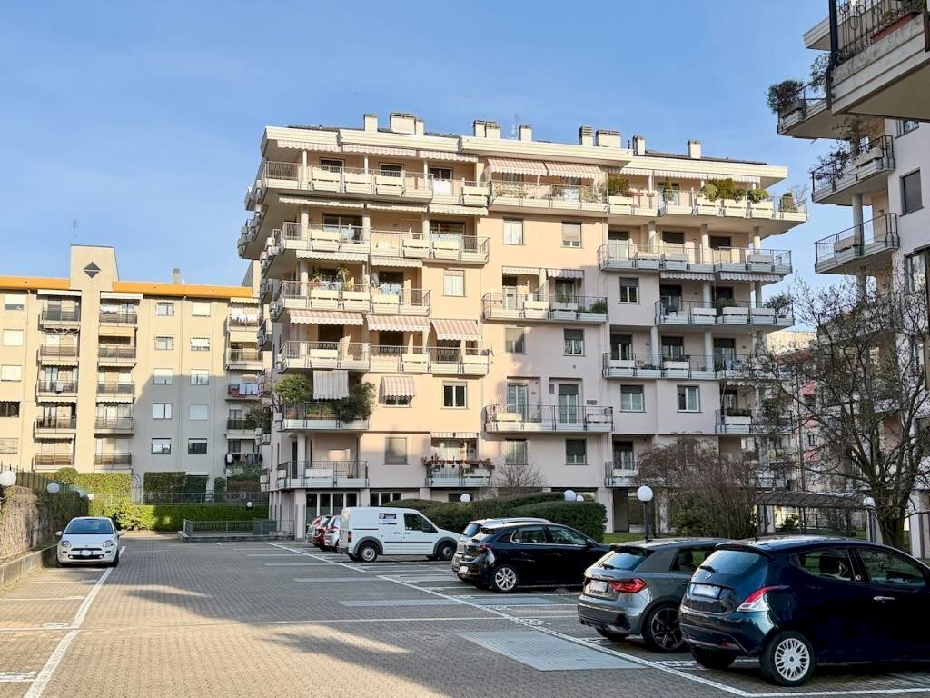 Facciata - Appartamento via Addis Abeba, 14, Biella - foto 2