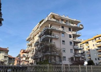 Facciata - Appartamento via Addis Abeba, 14, Biella - foto 2