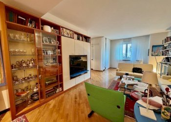 Salone - Appartamento via Addis Abeba, 14, Biella - foto 17