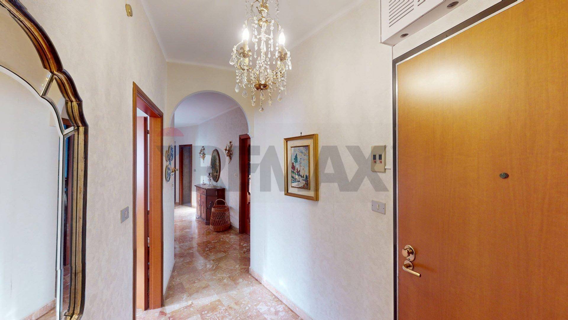 Hall / corridoio - Appartamento via toscanelli
 
50, Genova - foto 1