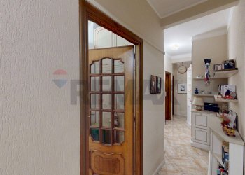 Hall / corridoio - Trilocale Via Filippo Palizzi
 
58, Genova - foto 2