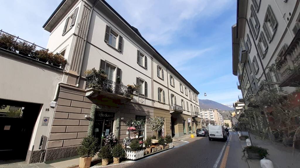 Zona - Two-room apartment via Trieste, 19, Sondrio - photo 1