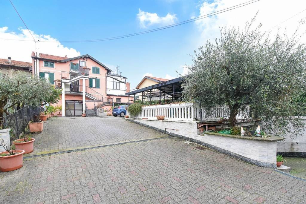 Cortile interno - Villa via Lecco, 14/C, Erba - photo 2