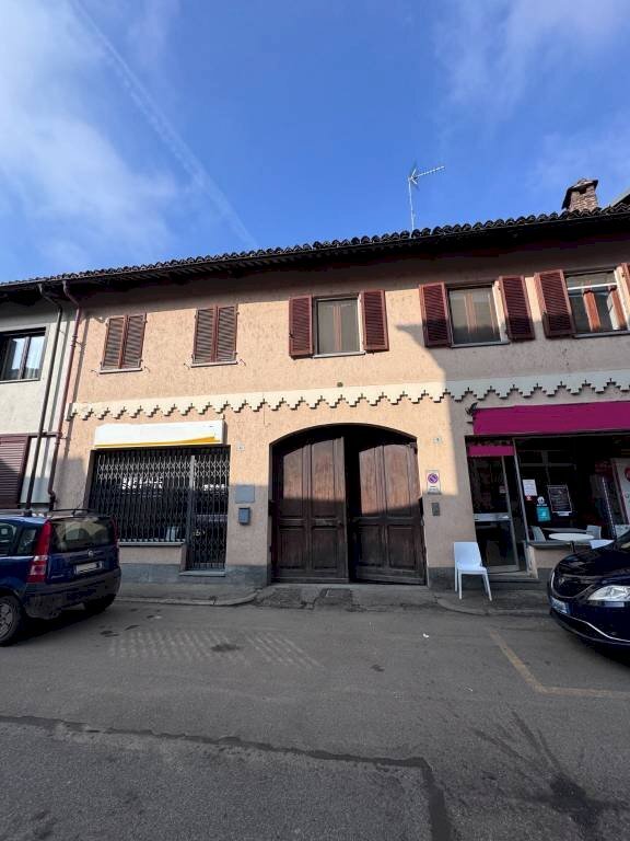 Facciata - Appartamento via Roma, 6, Castagnole Piemonte - foto 1