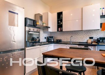 Cucina - Trilocale via Ponza, 28, Genova (zona Lagaccio) - foto 3