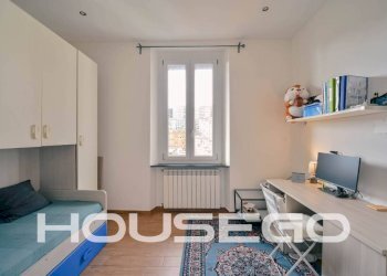 Camera da letto - Trilocale via Ponza, 28, Genova (zona Lagaccio) - foto 13