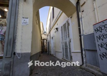 Negozio vico Piazza Mercanti, 9, Catanzaro - foto 17