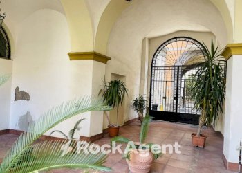 Interno palazzo - Negozio via Costantino Astarita, 43, Pagani - foto 1