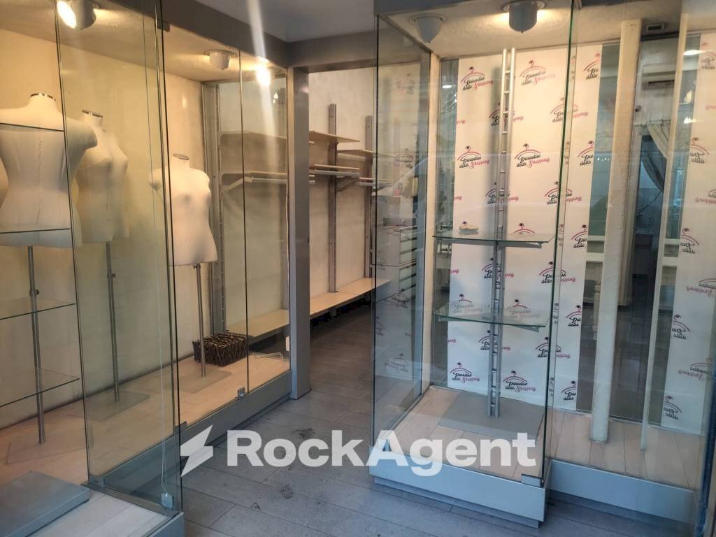 Shop via Giovanni de Calvi, 39, Roma - photo 2