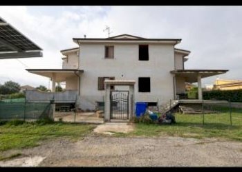 Villa via Roberto Niederer, Soveria Simeri - foto 1