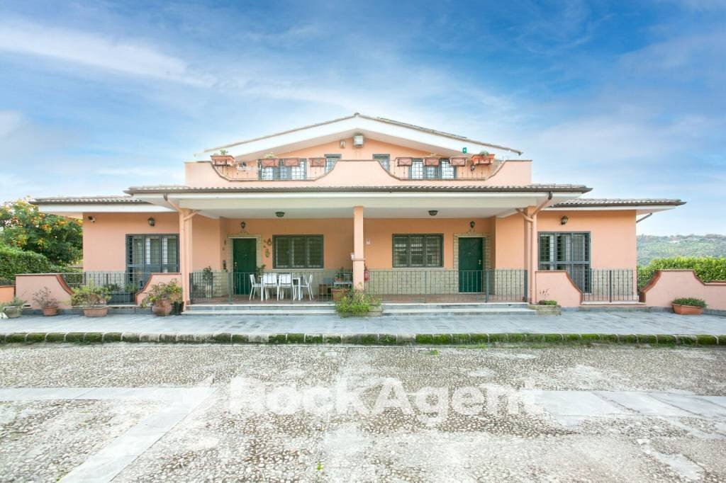 Facciata - Villa via del Laghetto, 26b, Civitella San Paolo - foto 3