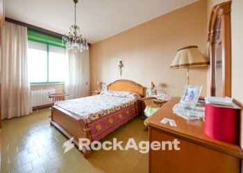 Camera da letto - Quadrilocale via della Benedicta, Genova (zona Voltri) - foto 6