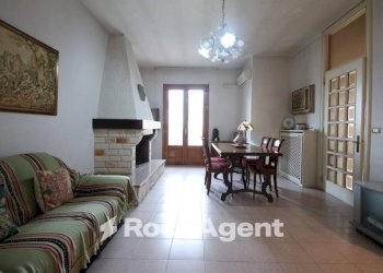 Salone - Villa via Evangelista Torricelli, 5, Copertino - foto 16