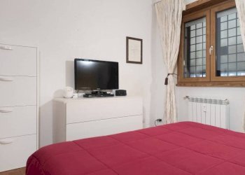 Camera da letto - Trilocale via Mare di Bering, Roma (zona Lido di Ostia) - foto 13