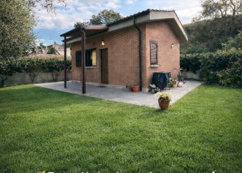 tiny_house_locandina_con_logo_domus (1).png - Villa Via Svetonio 15, Guidonia Montecelio - photo 1