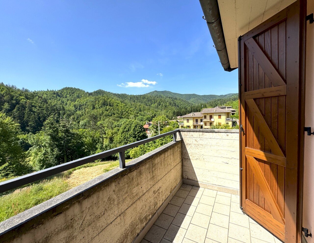terrazza - Villa Via dell'Appennino, Vernio - foto 1