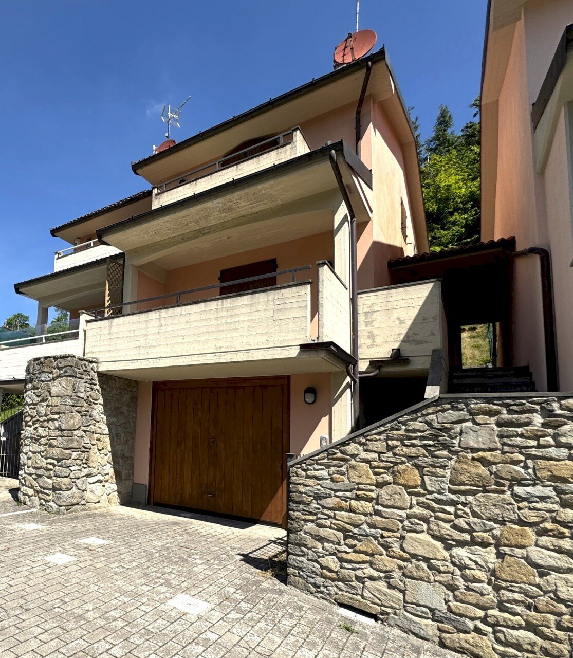 esterni - Villa Via dell'Appennino, Vernio - foto 2