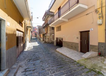 Via Oberdan 13 Motta (3).jpg - Villa Via Oberdan 7, Motta Sant'Anastasia - foto 3