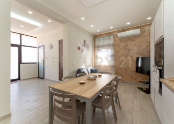 Via Oberdan 13 Motta (33).jpg - Villa Via Oberdan 7, Motta Sant'Anastasia - foto 18