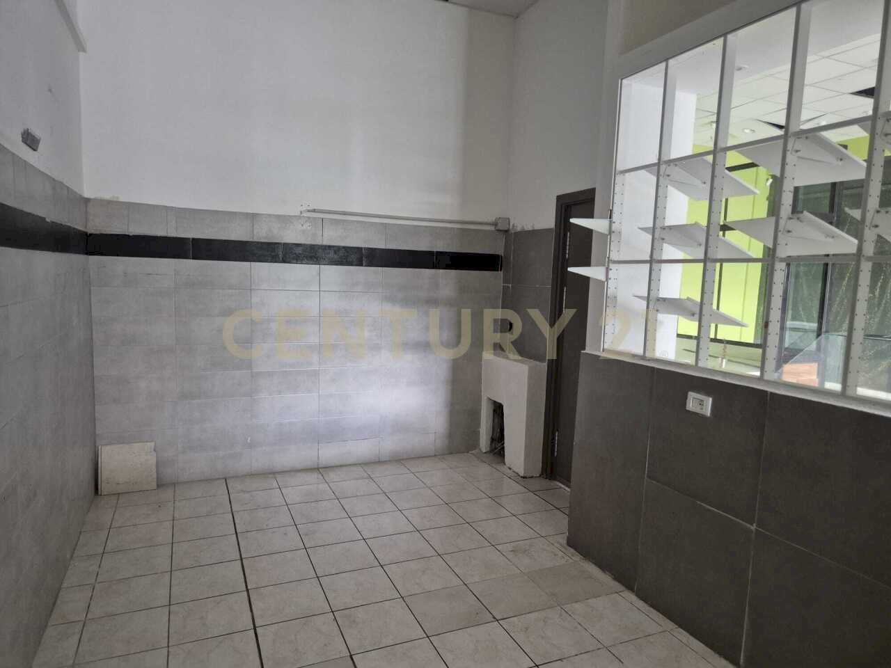 foto 3 sala 1.jpeg - Locale Commerciale Cerro Sughero, Campagnatico - foto 3