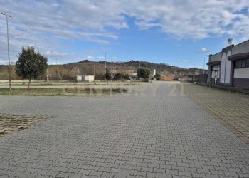 foto piazzale 4.jpeg - Locale Commerciale Cerro Sughero, Campagnatico - foto 22