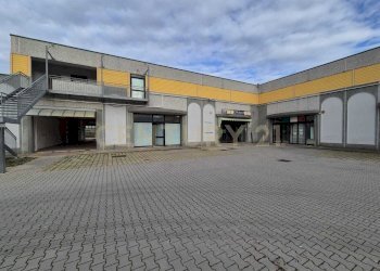 foto piazzale Campagnatico 4.jpeg - Locale Commerciale Cerro Sughero, Campagnatico - foto 14