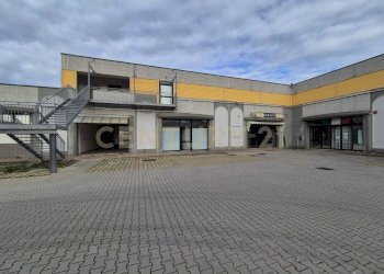 foto piazzalie 5.jpeg - Locale Commerciale Cerro Sughero, Campagnatico - foto 15