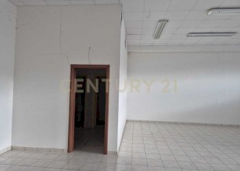 porta accesso ai servizi igienici.jpeg - Locale Commerciale Cerro Sughero, Campagnatico - foto 17