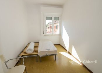 5.1 camera.jpg - Appartamento VIA ALFREDO D'ANDRADE 34, Genova (zona Sestri Ponente) - foto 12