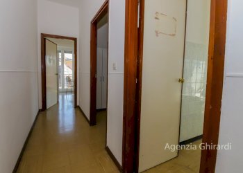 7.0 corridoio.jpg - Appartamento VIA ALFREDO D'ANDRADE 34, Genova (zona Sestri Ponente) - foto 16