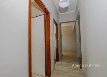 6.0 corridoio.jpg - Quadrilocale VIA ALFREDO D'ANDRADE 34, Genova (zona Sestri Ponente) - foto 15