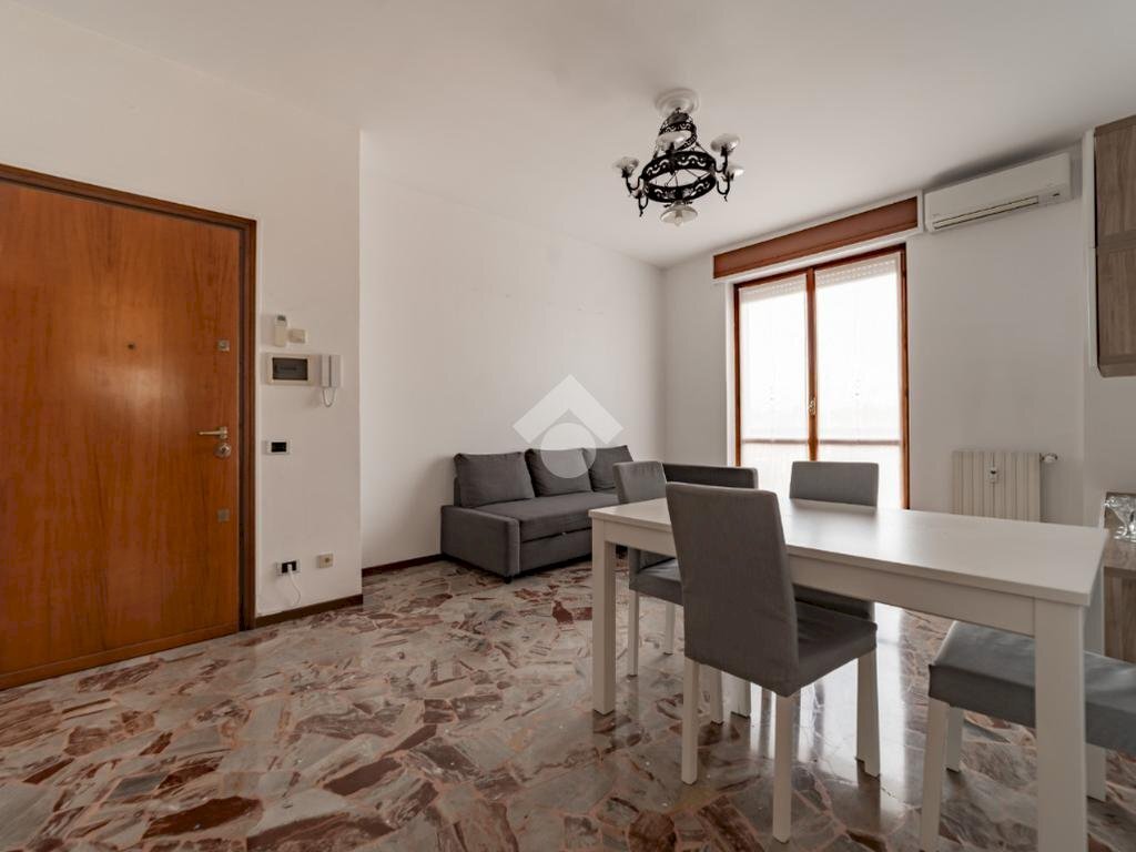 Two-room apartment Via Cesare Battisti, Paderno Dugnano - photo 1