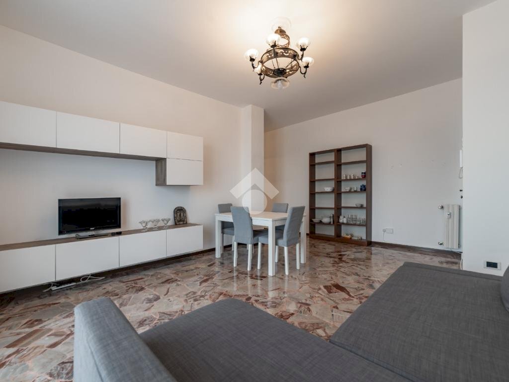 Two-room apartment Via Cesare Battisti, Paderno Dugnano - photo 3