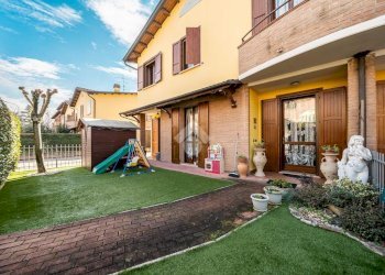 Villa a Schiera Via Roberto Ruffilli, Scandiano - foto 1