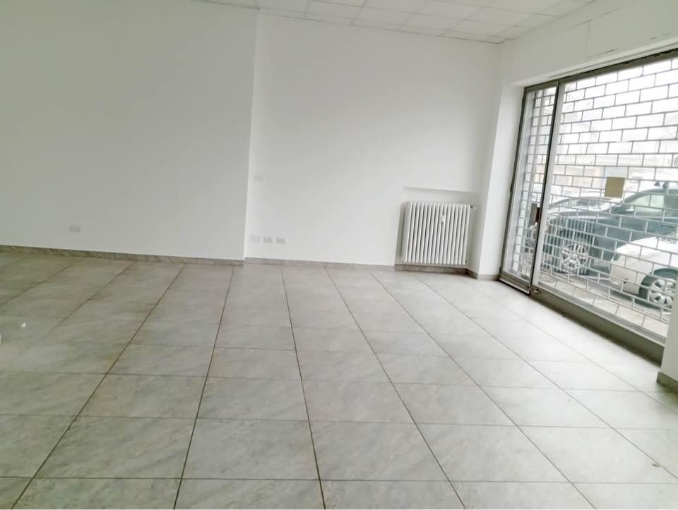 Locale Commerciale via xxviii aprile, Cuneo - foto 1