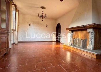 Semi-detached house Lucca - photo 1