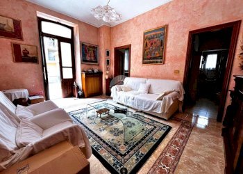 Trilocale Via Cocconato, Torino (zona Madonna del Pilone) - foto 1