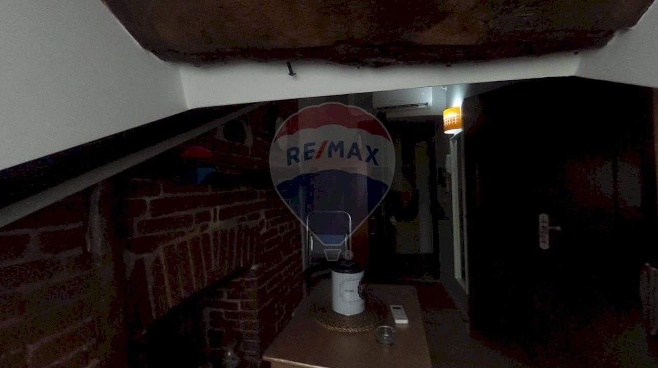 Attic Corso Regina Margherita, 116
Aurora, Torino (neighborhood Aurora) - photo 3