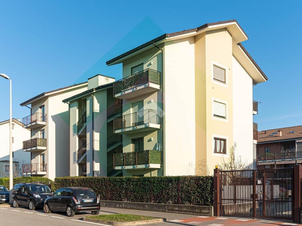 Three-room apartment Via bianca gerardi, Ciriè - photo 2